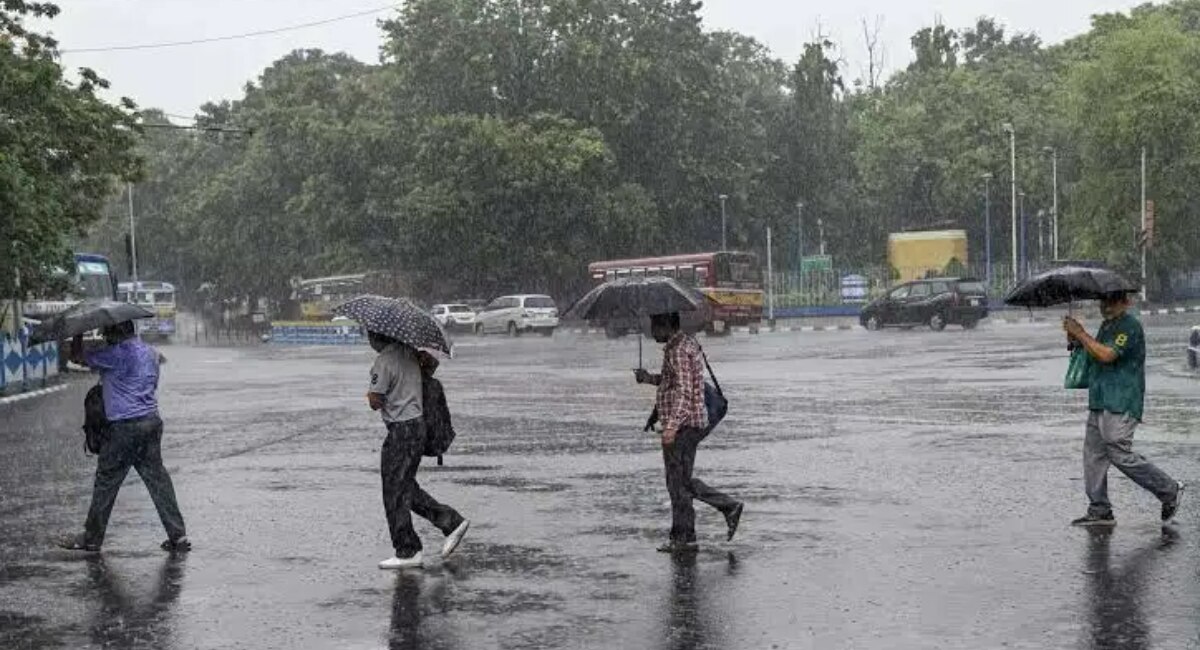 मौसम विभाग ने जारी की भारी मध्य भारत मे बारिश की चेतावनी, आगामी 48 घटों मे होगी मूसलाधार बारिश